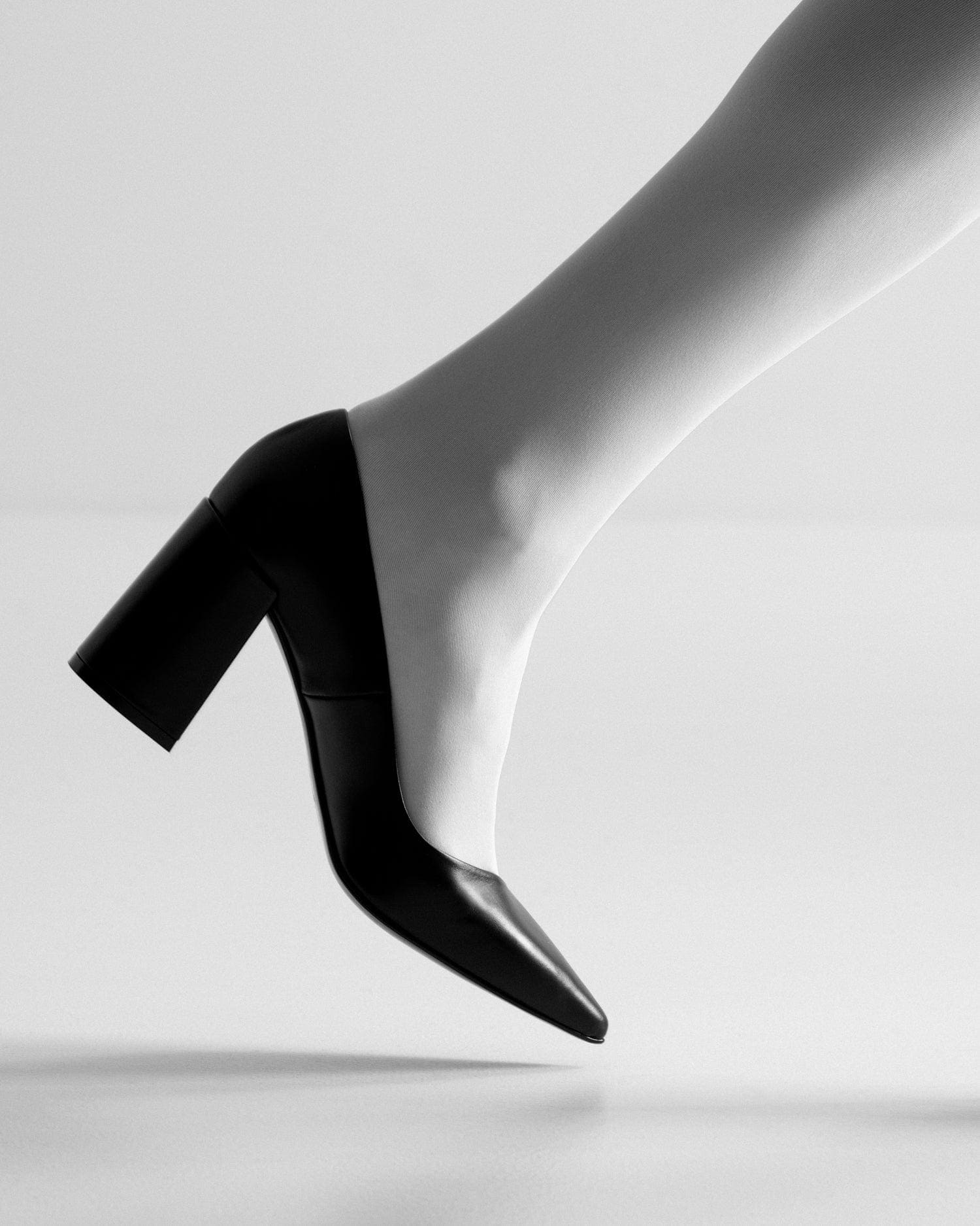The Perfect Pump - Black - Image 7